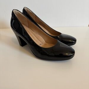 Söfft Black Lana Patent Leather Comfort Pumps Size 7 Scandi-Chic Sleek Officewea